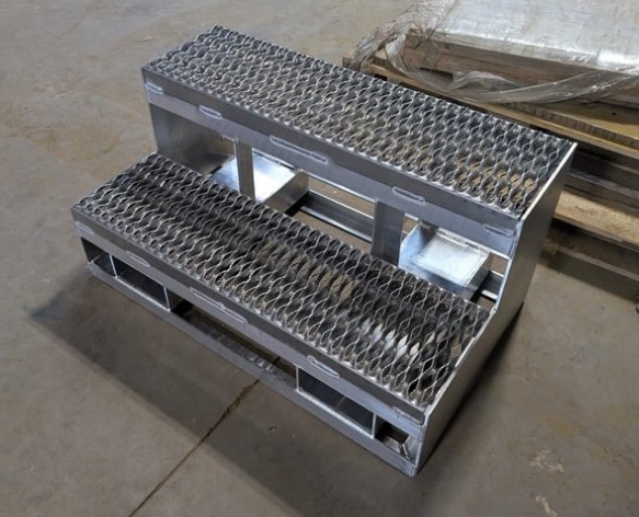 Custom aluminum step stool photo 2